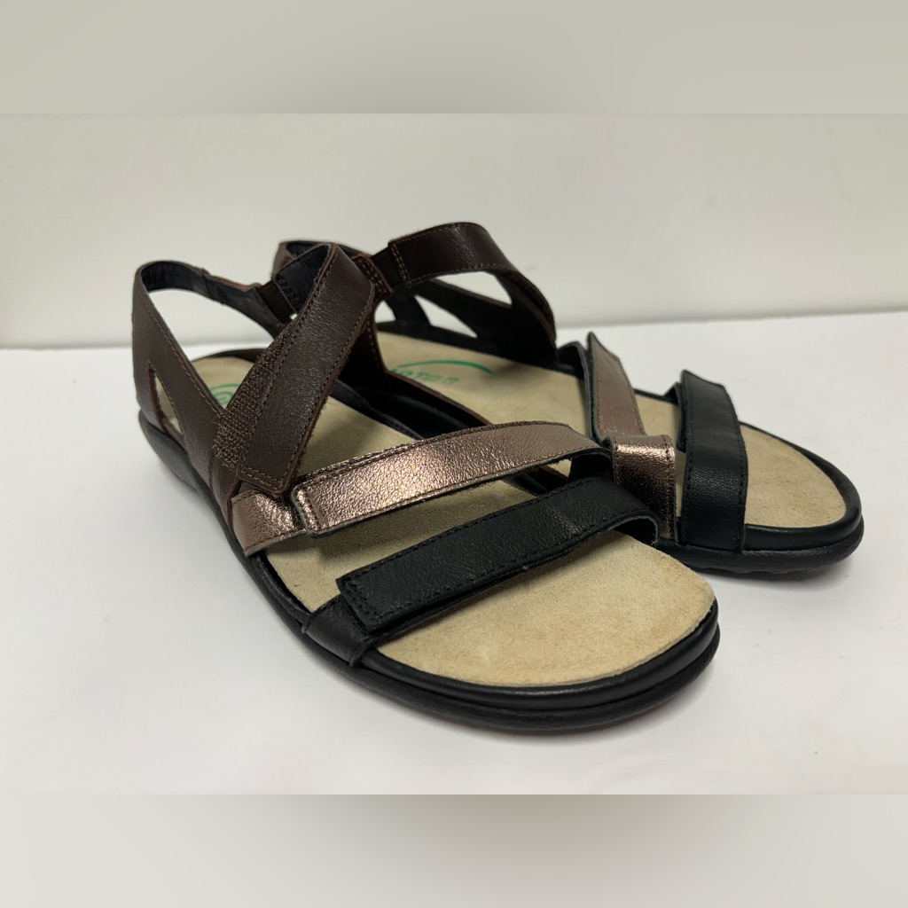 Naot Whetu Soft Footbed Black Copper Strap Sandals Women’s Size 7